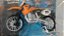 Miniatura moto de trilha ktm 520 SX #111 escala 1;18 , cor laranja da Maisto, nova, lacrada - Imagem 2