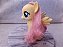 My LIttle Pony , ponei  amarelo Fluttershy Hasbro de 20cm de altura - Imagem 5