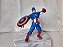 Boneco articulado nos braços e logo acima da cintura do capitão América com fala e ruído  Marvel 25cm - Imagem 1