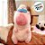 Capivara De Pelúcia Rosa Com Boné Branco - 40cm - 1 unidade - Rizzo - Rizzo - Imagem 1