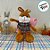 Coelho de Pelúcia Caramelo com Roupa Xadrez para Pendurar - 29cm - 1 unidade - Rizzo - Imagem 1