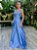 Vestido de festa em zibeline, com decote em v e alças largas-  Azul serenity - Imagem 1