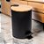 LIXEIRA REDONDA METAL C/PEDAL TAMPA EM BAMBU PRETA 5L - LYOR - Imagem 2