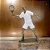ESCULTURA TENISTA HOMEM EM RESINA BRANCO E DOURADO - 24cm - Imagem 2