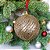 BOLA DECORADA NATALINA PVC NA COR CHAMPANHE COM 3 UND 10CM - Imagem 2