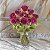 BUQUE DE ROSAS MICROP 15 BOTOES FUCSIA OUTONO 43CM FLORARTE - Imagem 2