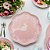 PRATO DE SOBREMESA EM PORCELANA ROSA COM COELHO FLORAL 22cm - Imagem 2