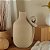 VASO GARRAFA CERAMICA MARROM RUSTICO LACO VOLUTA I 32CM - Imagem 2