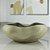 CENTRO DE MESA DECORATIVO EM CERAMICA VOLUTA 34X12CM - Imagem 2