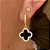 Brinco de Argolinha Trevo Preto Luxo Crav Banhado a Ouro 18k - Imagem 1