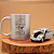 Kit miniatura de fusca e caneca Cinza Prata - Imagem 2