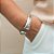 Bracelete Feminino Textura Orgânica Fecho Mola Banhado a Ouro - Imagem 7