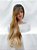 Peruca ombre hair morena iluminada repicada levemente ondulada - Imagem 3