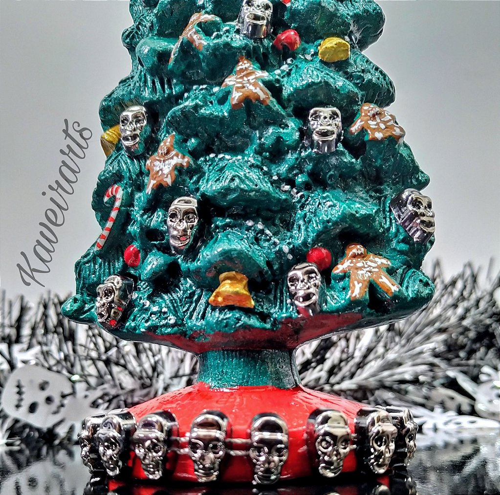 Árvore de Natal Preta com Caveirinhas
