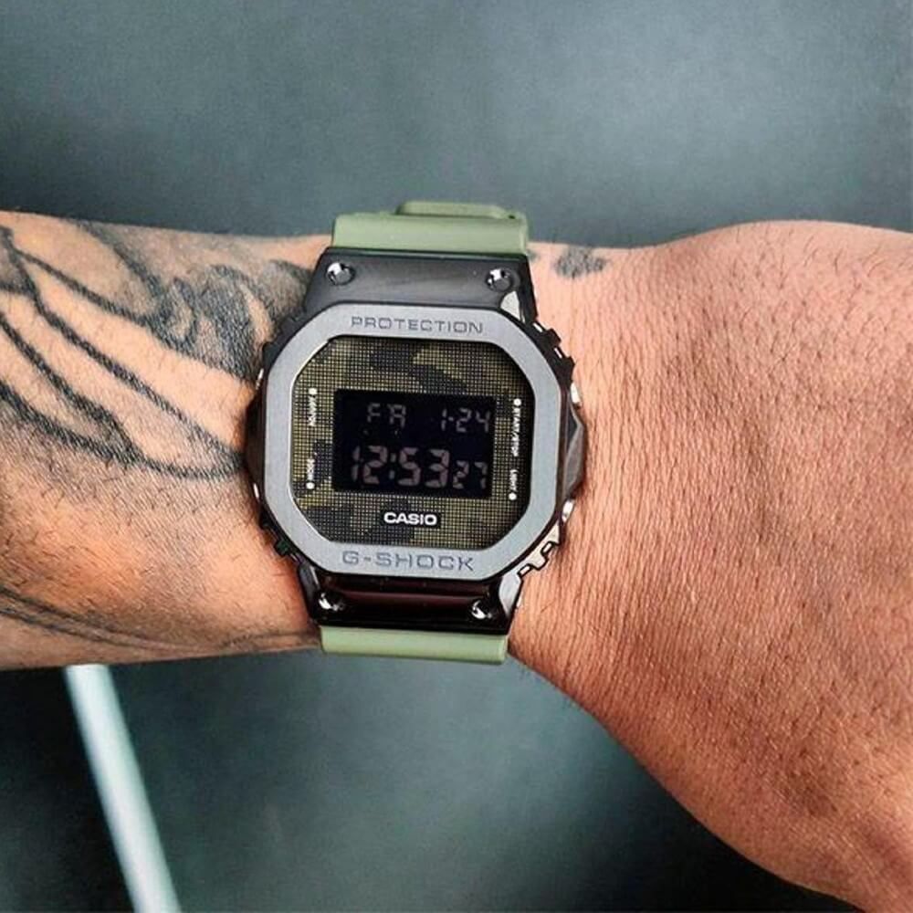 腕時計 casio gm-5600b-3jf GM-5600B-3JF】新しいG-SHOCK、入荷しました(^^)/ | 三愛公式