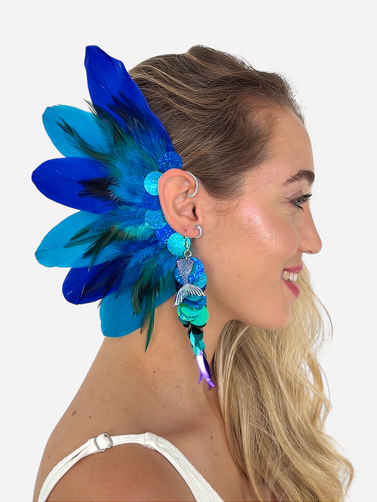 Ear cuff de penas azuis para o Carnaval