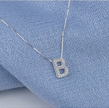 Colar com pingente Letra B cravejado prata 925