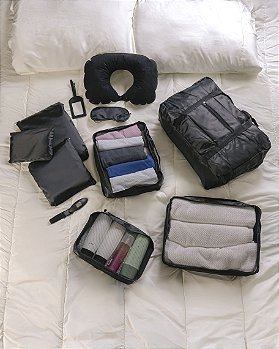 BOLSA DE POLIÉSTER COM ENCAIXE PARA MALA DE VIAGEM PRETA 46X35X12CM - LYOR