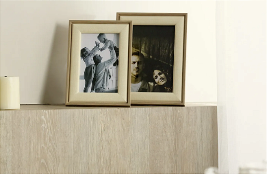PORTA RETRATO DE MDF COM BORDA BEGE EM TECIDO HAPPY 10X15CM - LYOR