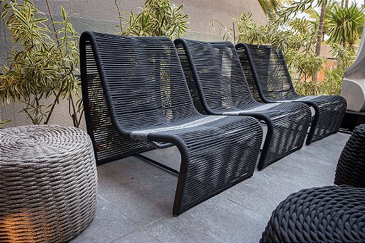 AN                K1- conjunto 3 Poltronas Juquey e uma mesa de centro