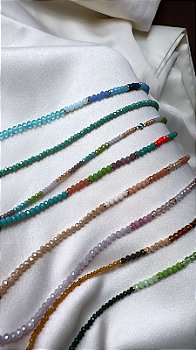Colar Cristalzinho - Chocker Cristalzinho em Degrade  Colorido - Banhado em ouro 18K