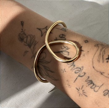 Bracelete Infinit Ajustavel- Banhada a Ouro 18K