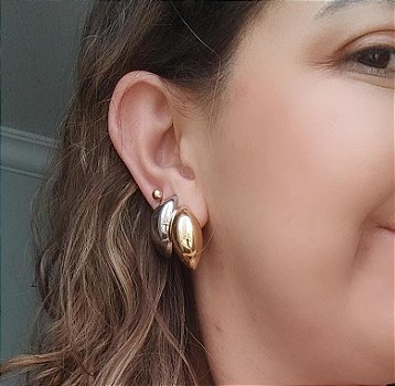 Brinco Oval Liso Médio - Minimalista - Semijoia Banhada a Ouro 18K ou Ródio