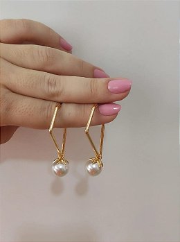 Brinco Argola Geometrica Fina Com Perola  - Semijoia Banhada a Ouro 18K