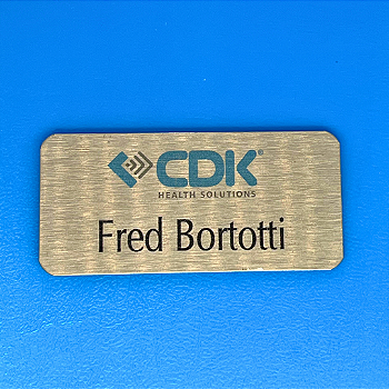 800 Plaquinha em Inox 7 × 3 cm – Personalização de logo + nome
