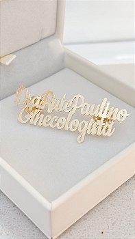 Broche Personalizado Profissional – Nome e Especialidade