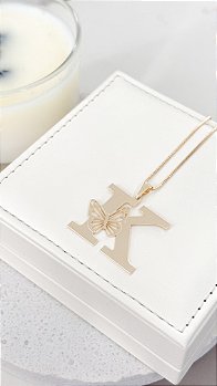 Colar Personalizado com Letra e Borboleta - Banho de Ouro 18k