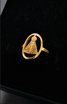 ANEL NOSSA SENHORA APARECIDA EM AÇO DOURADO
