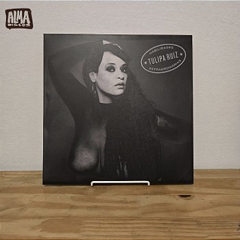 TULIPA RUIZ - HABILIDADES EXTRAORDINÁRIAS