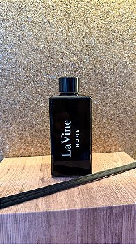Difusor de Ambiente Signature Black 250ml com 5 Varetas de Fibra de Algodão — La Vine Home