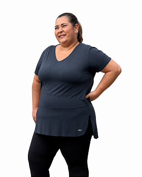 Blusa Manga Curta Alongada Plus Size