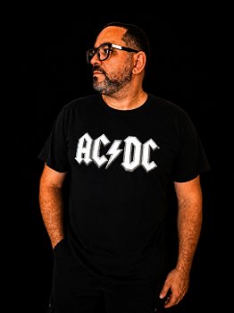 Camiseta AC/DC - Logo Clássica