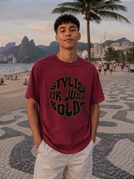 Camiseta Bordô Masculina Estampa Stylish Or Just Bold Algodão Nacional