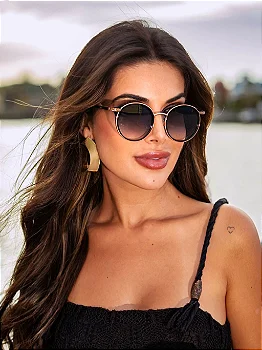Óculos de sol Influencer redondo preto com metal rosê