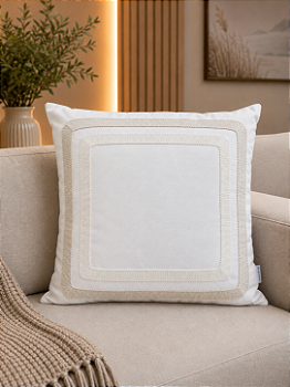 Almofada de Linho Canova Off-White Bordada Mademoiselle 50x50 cm — Com Pastilha Perfumada