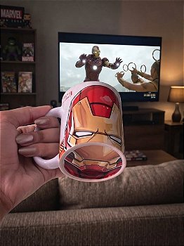 Caneca Bocão Homem de Ferro com Máscara