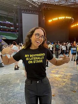 Camiseta My boyfriend is literally on stage