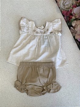Bata MC Tapa Fralda Flor Bege Escuro Infanti