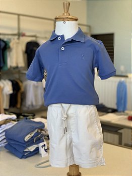 Conjunto Polo Azul e Short Sarja Areia Dudes