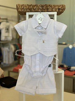 Conjunto Batizado Short c/ Colete e Gravata Branco Roana