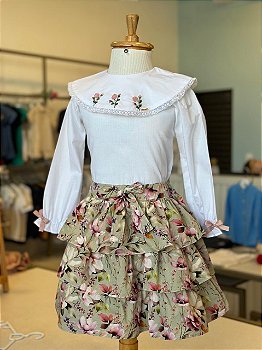 Conjunto Camisa Cambraia c/ Saia Roana