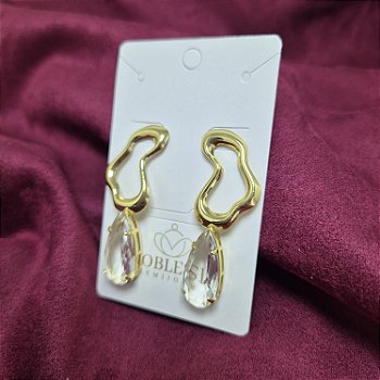BRINCO ORGÂNICO COM CRISTAL BANHADO OURO 18K