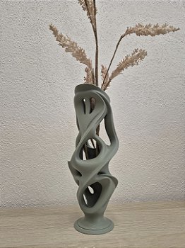 Vaso minimalista vazado