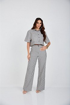 Calça Wide Leg Listrada