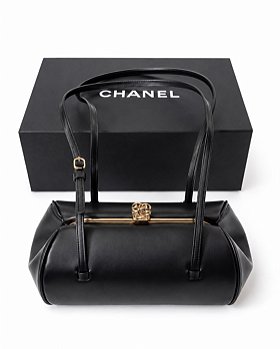 Bolsa Chanel em Couro Preto Frame clasp