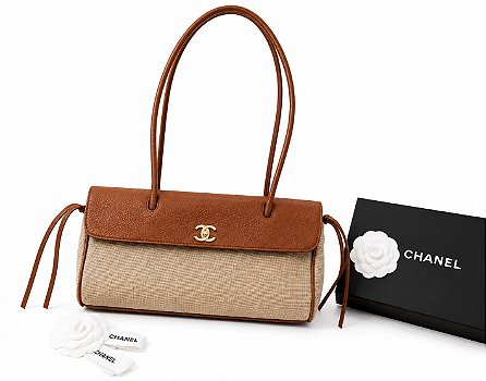 Bolsa Chanel Shoulder Bag em Canvas e Couro